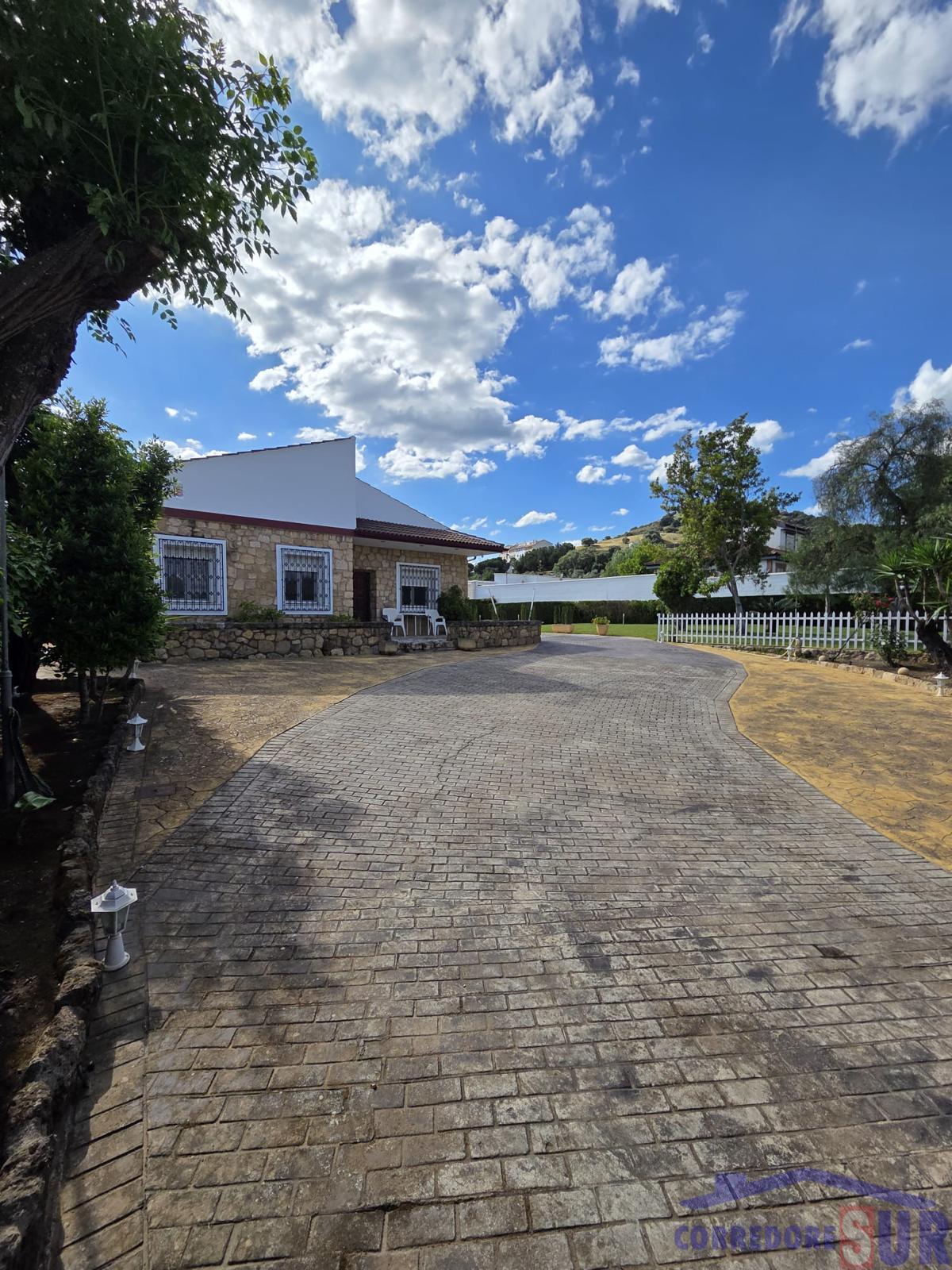 Chalet en Alcolea