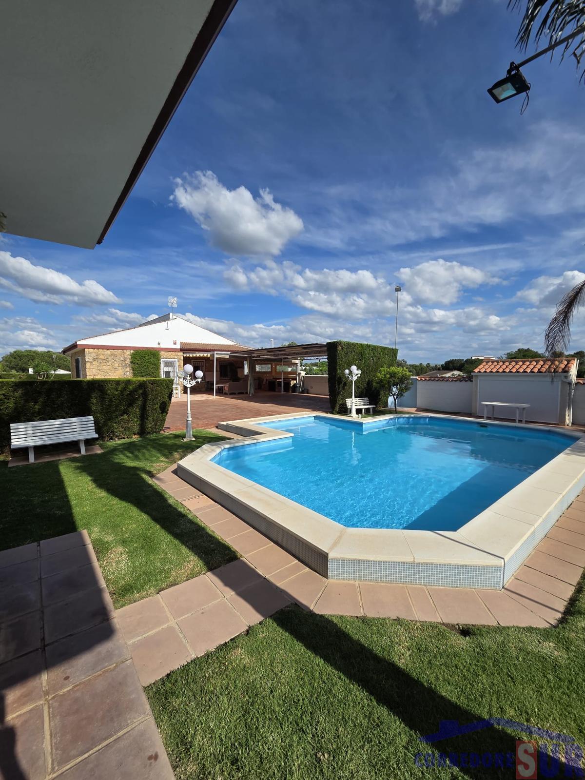 Chalet en Alcolea